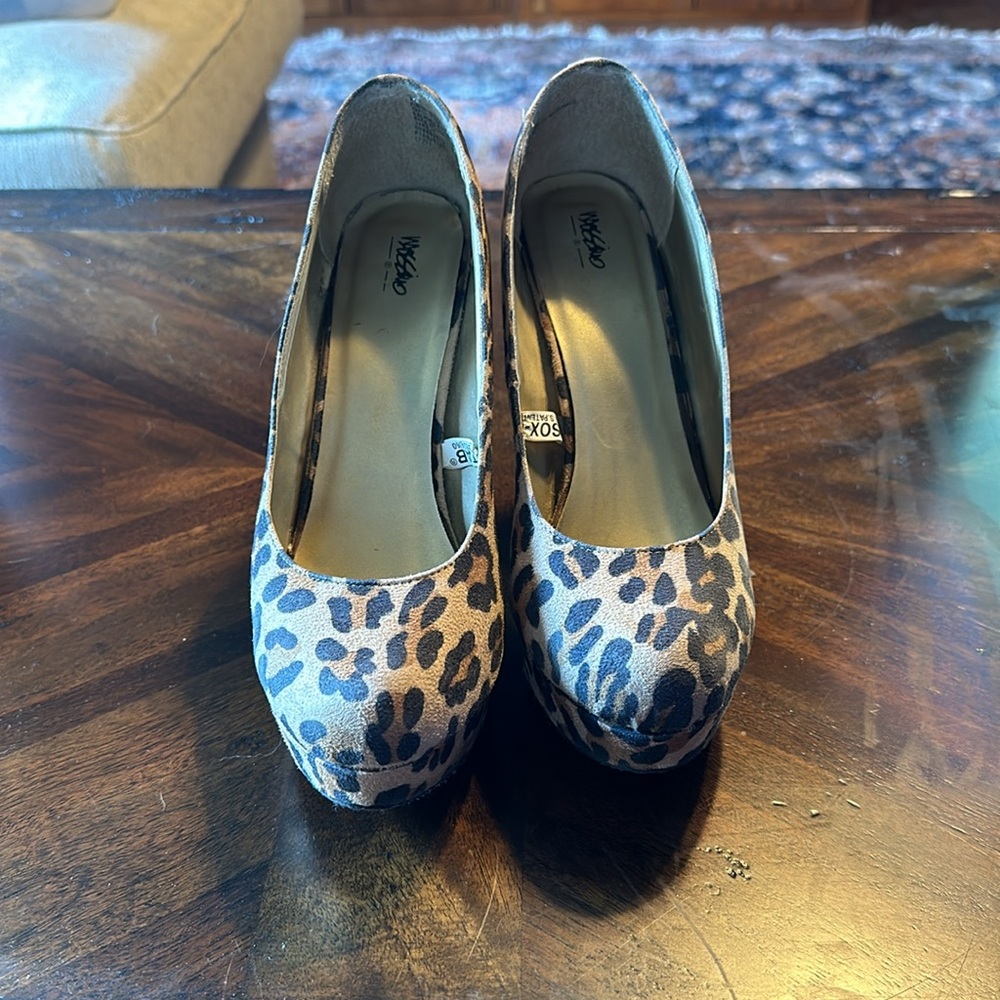 Mossimo leopard platform heels - Picture 2 of 7